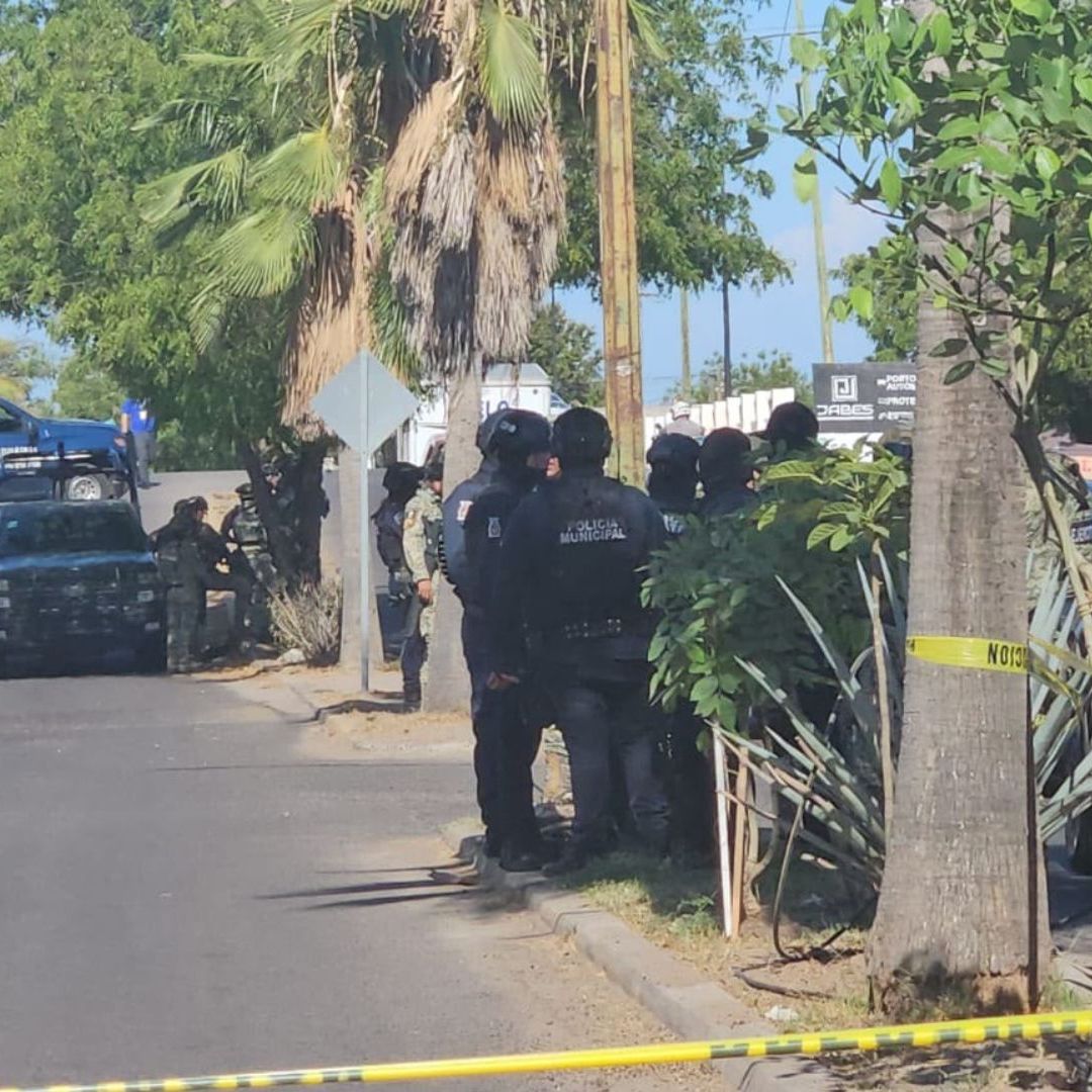 Balacera en Estacionamiento de Plaza Comercial Deja un Muerto en Culiacán